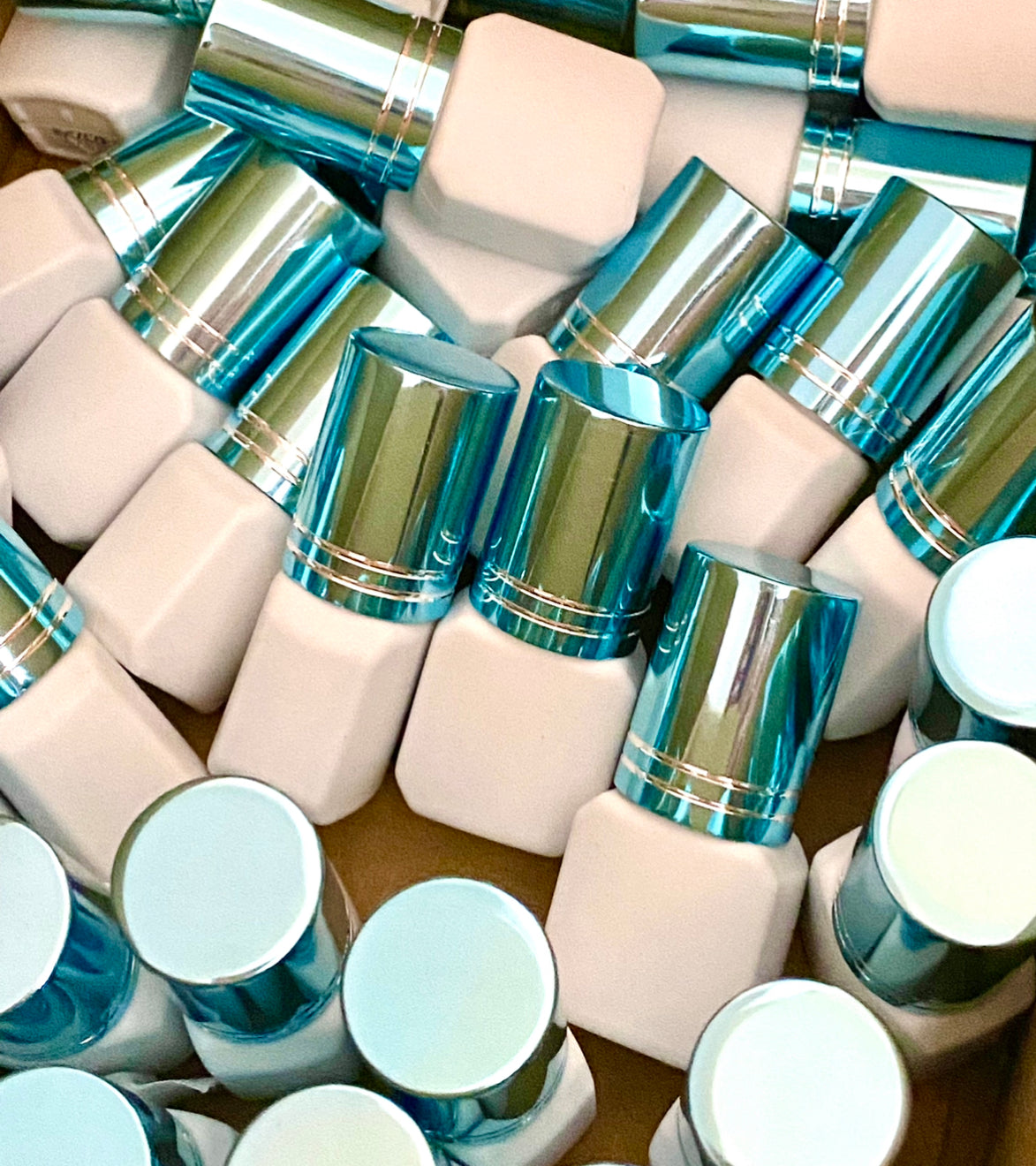 SUPERHERO Lash Glue 0.5-1 Second Fast Dry | EXTRA STRONG- LONG RETENTION 8 weeks【For low to medium humidity】