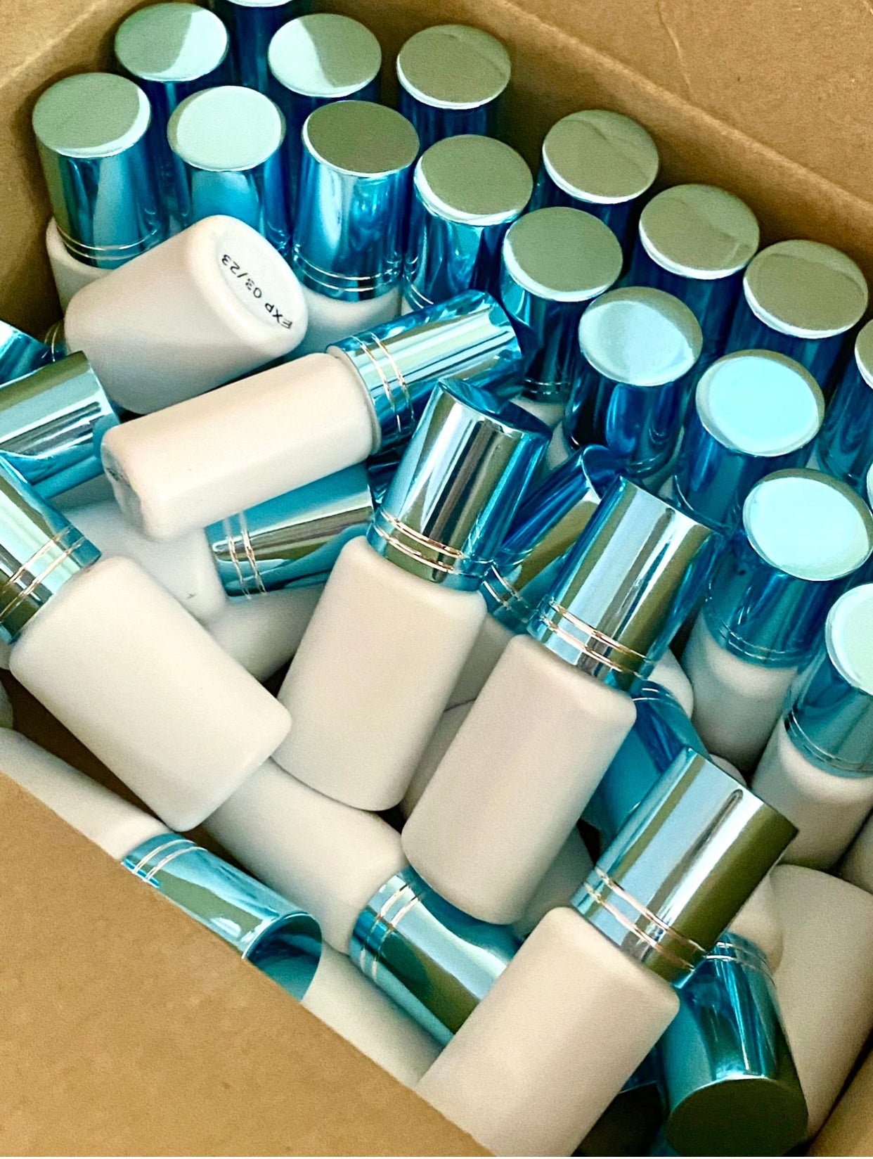 SUPERHERO Lash Glue 0.5-1 Second Fast Dry | EXTRA STRONG- LONG RETENTION 8 weeks【For low to medium humidity】